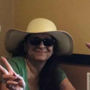 Meet your Posher, Carolyn